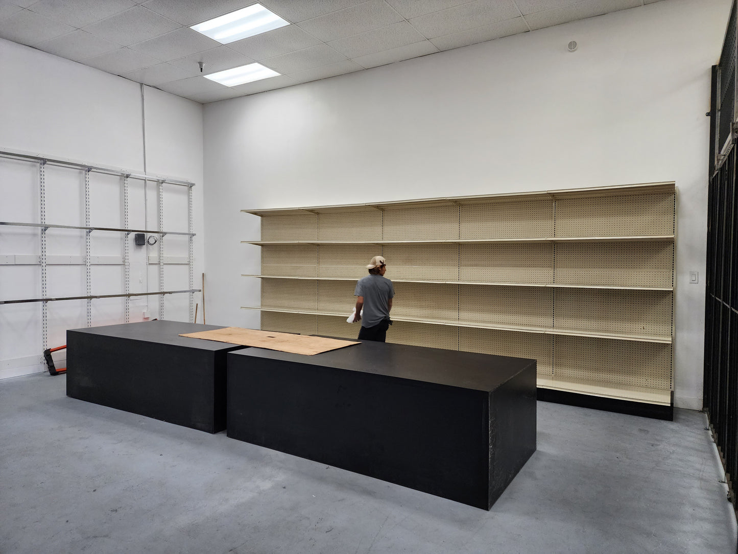 USED METAL GONDOLA SHELVING